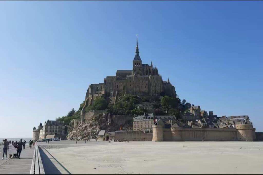 Maison Proche Du Mont Saint Michel Pontorson Buitenkant foto